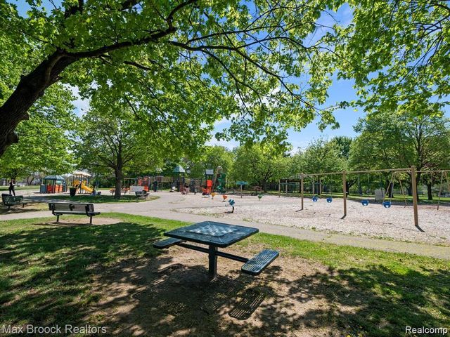 30153 Turtle Creek Circle, New Hudson, MI 48165