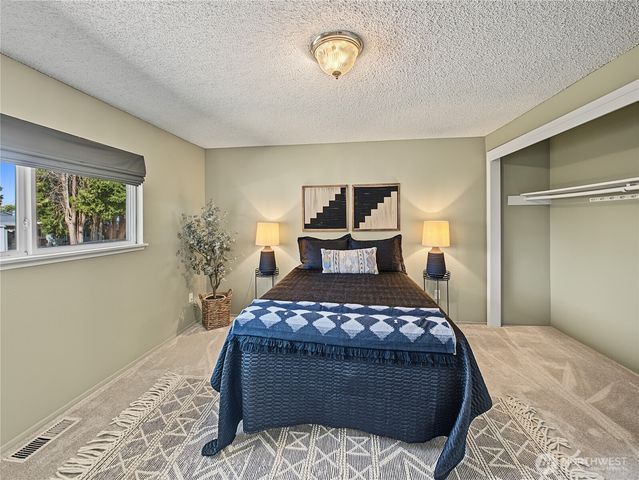 28907 46th Place S, Auburn, WA 98001