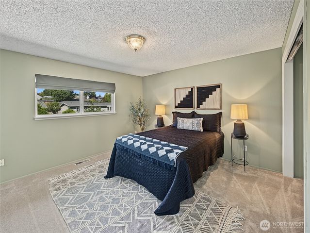28907 46th Place S, Auburn, WA 98001