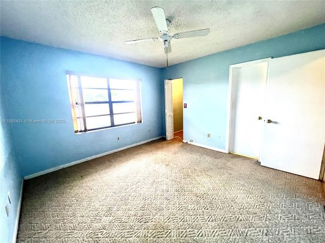 5445 Mendoza St, West Palm Beach, FL 33415