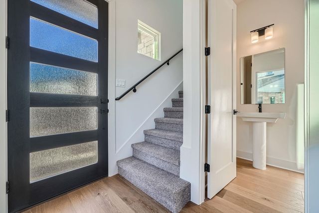 1531 N Red Bud LN 19, Round Rock, TX 78665