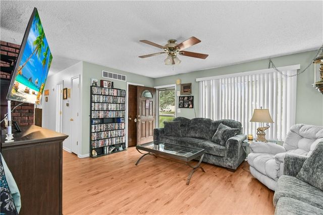 3901 N Delaware Street, Independence, MO 64050
