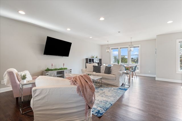 731 Douglas Ave, Nashville, TN 37207