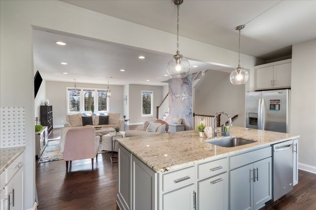 731 Douglas Ave, Nashville, TN 37207