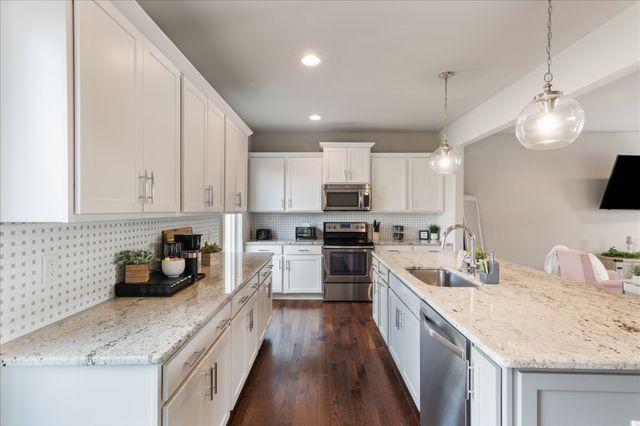 731 Douglas Ave, Nashville, TN 37207