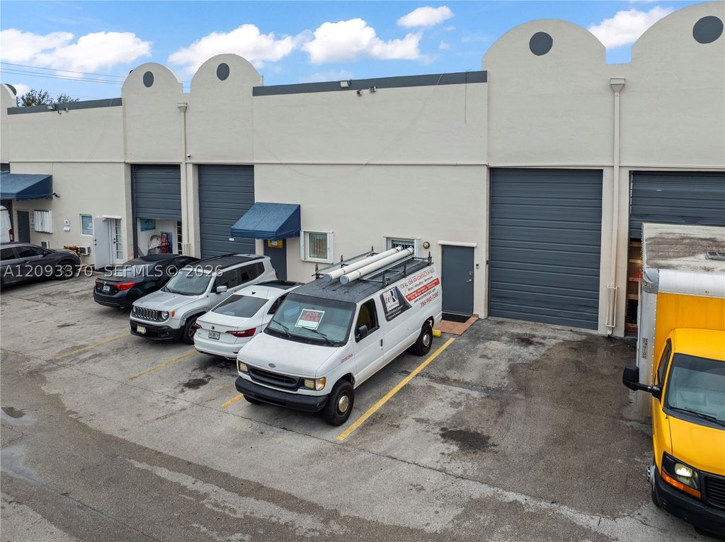 1767 W 37th St 10, Hialeah, FL 33012