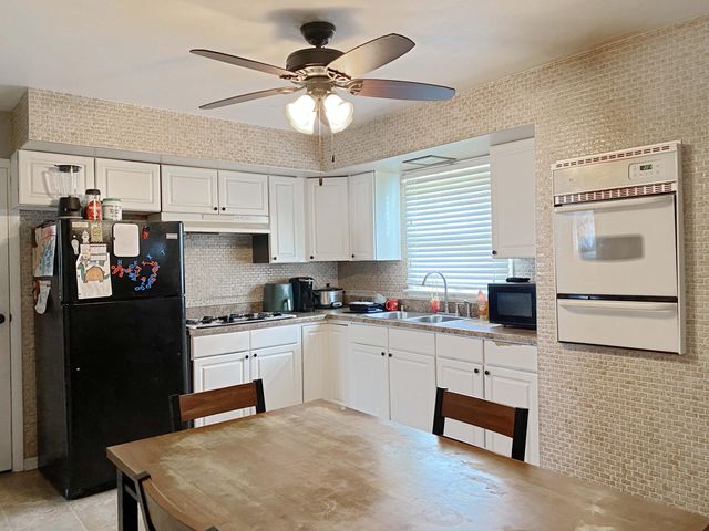 5353 Garfield Street, Merrillville, IN 46410
