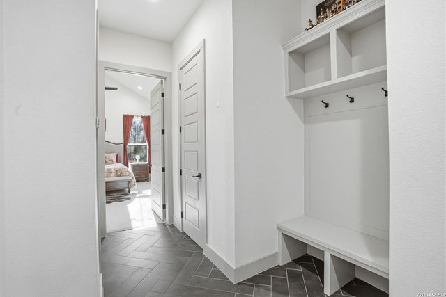 153 Chisum, La Vernia, TX 78121