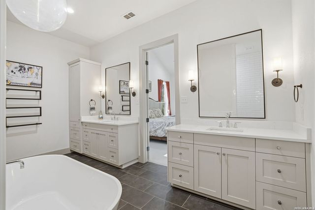 153 Chisum, La Vernia, TX 78121