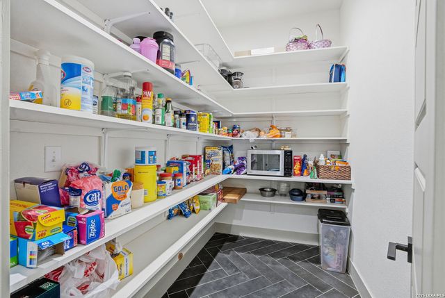 153 Chisum, La Vernia, TX 78121