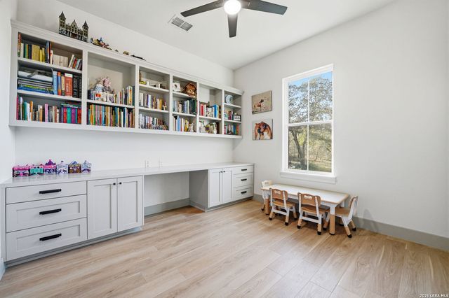 153 Chisum, La Vernia, TX 78121