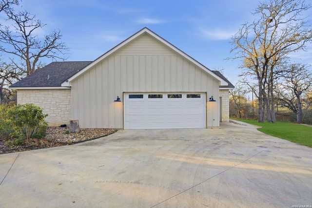 153 Chisum, La Vernia, TX 78121