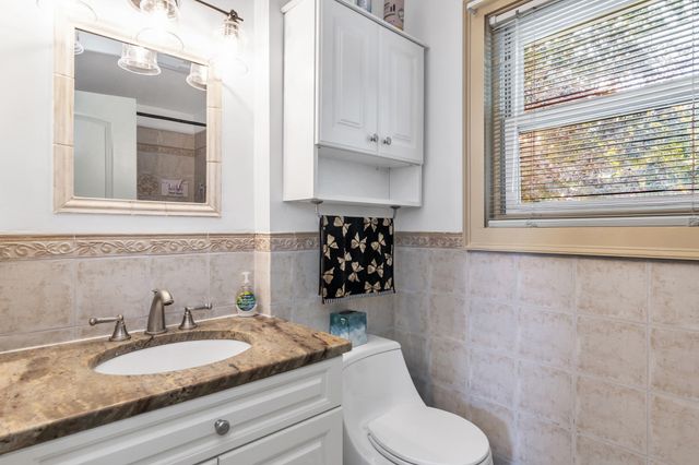 12 Oakland, Lawrence, MA 01843