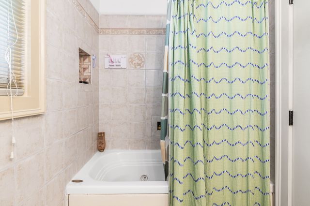 12 Oakland, Lawrence, MA 01843