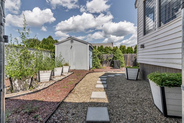 12 Oakland, Lawrence, MA 01843