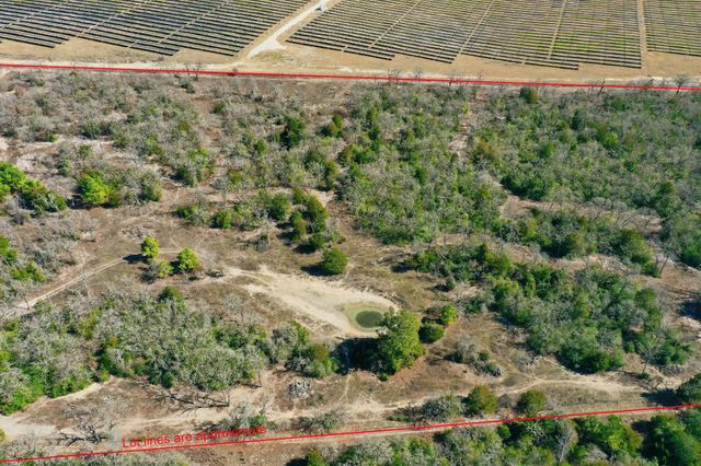 1310 Perry LN, Thorndale, TX 76577