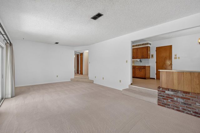 6516 Meadowcreek Way, Citrus Heights, CA 95621
