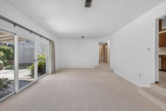 6516 Meadowcreek Way, Citrus Heights, CA 95621