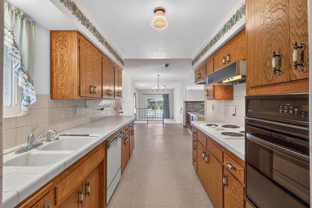 6516 Meadowcreek Way, Citrus Heights, CA 95621