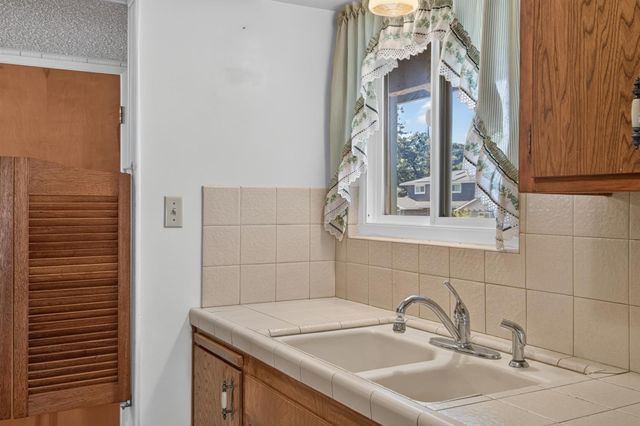 6516 Meadowcreek Way, Citrus Heights, CA 95621