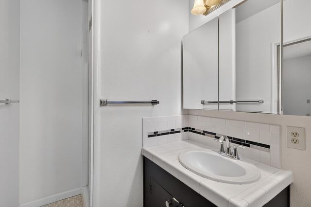 6516 Meadowcreek Way, Citrus Heights, CA 95621