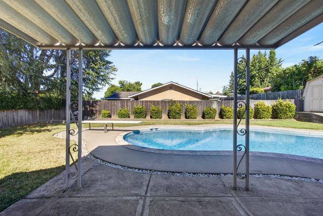 6516 Meadowcreek Way, Citrus Heights, CA 95621