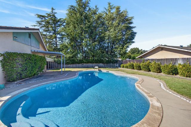 6516 Meadowcreek Way, Citrus Heights, CA 95621