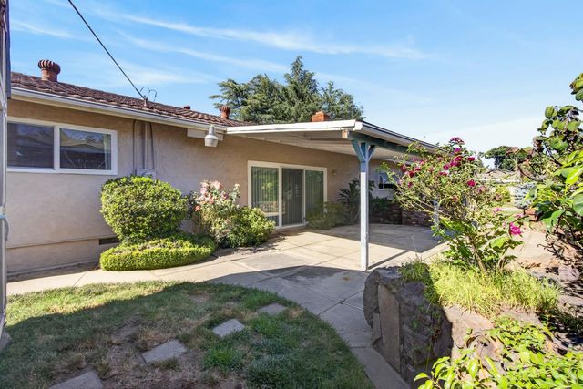 6516 Meadowcreek Way, Citrus Heights, CA 95621