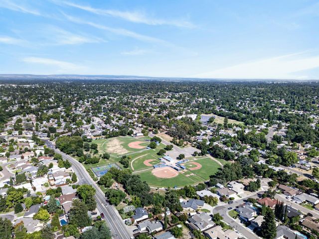 6516 Meadowcreek Way, Citrus Heights, CA 95621