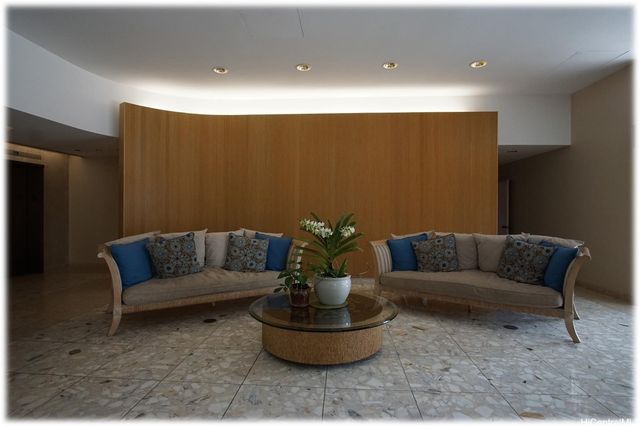 999 Wilder Avenue 201, Honolulu, HI 96822