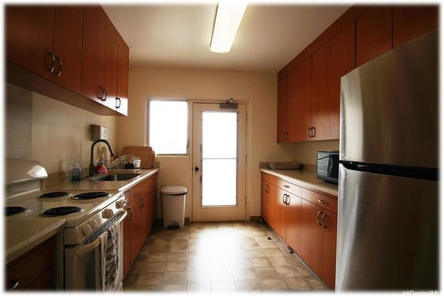 999 Wilder Avenue 201, Honolulu, HI 96822