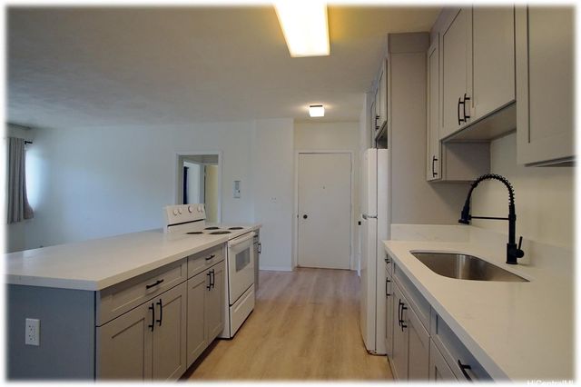 999 Wilder Avenue 201, Honolulu, HI 96822