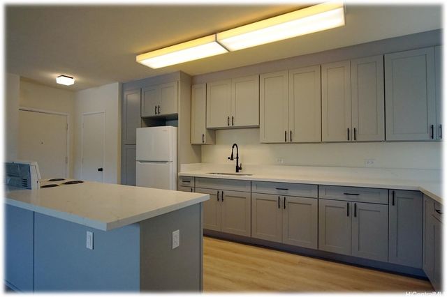 999 Wilder Avenue 201, Honolulu, HI 96822