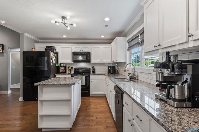 155 Cumberlind Drive, Guntersville, AL 35976
