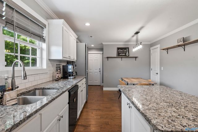 155 Cumberlind Drive, Guntersville, AL 35976