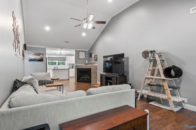 155 Cumberlind Drive, Guntersville, AL 35976