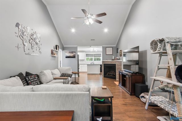 155 Cumberlind Drive, Guntersville, AL 35976