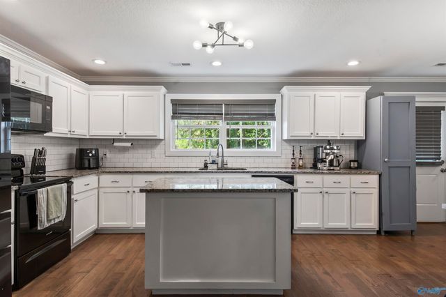 155 Cumberlind Drive, Guntersville, AL 35976