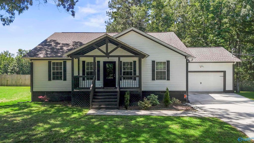 155 Cumberlind Drive, Guntersville, AL 35976