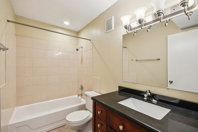 108 Mullingar Court 2D, Schaumburg, IL 60193