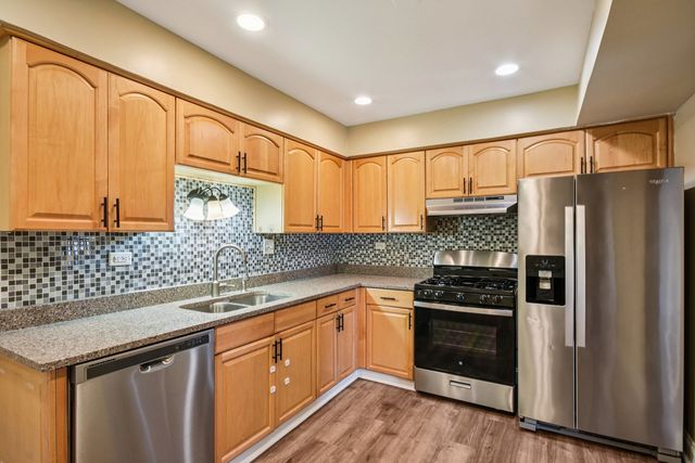 108 Mullingar Court 2D, Schaumburg, IL 60193