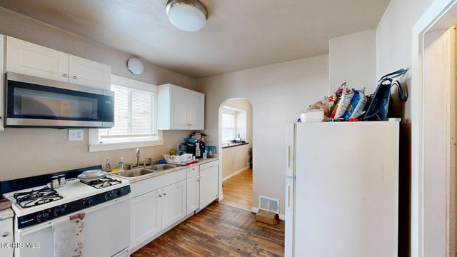 4447 Walker Avenue, Toledo, OH 43612