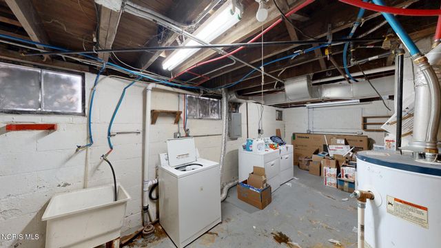 4447 Walker Avenue, Toledo, OH 43612