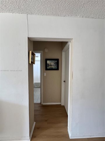 1470 NE 125th Ter 407, North Miami, FL 33161