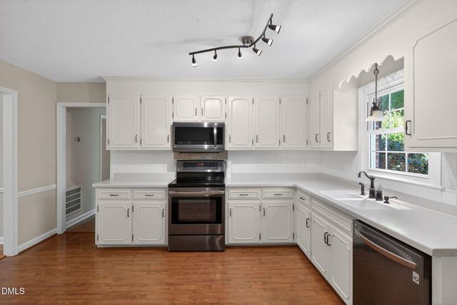 6700 Brookmeade Place, Raleigh, NC 27612