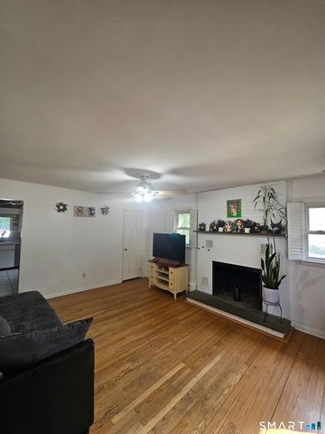 54 Woodrow Avenue, Norwich, CT 06360