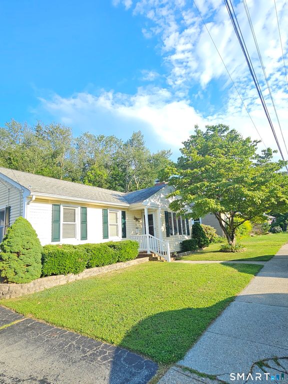 54 Woodrow Avenue, Norwich, CT 06360