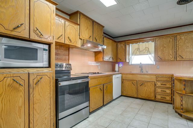 616 Post Oak Drive, Hurst, TX 76053
