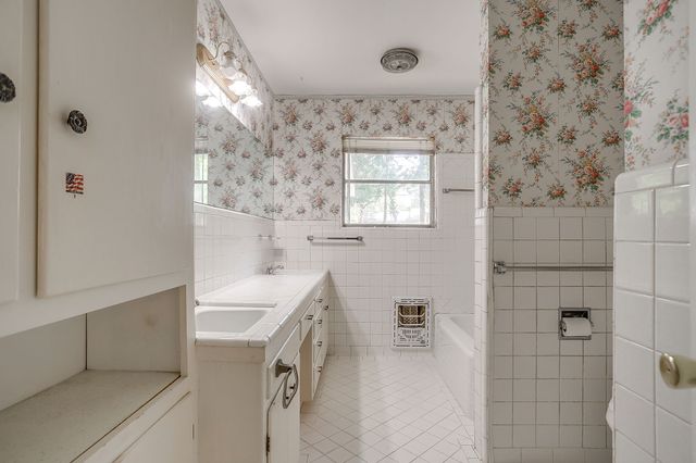 616 Post Oak Drive, Hurst, TX 76053