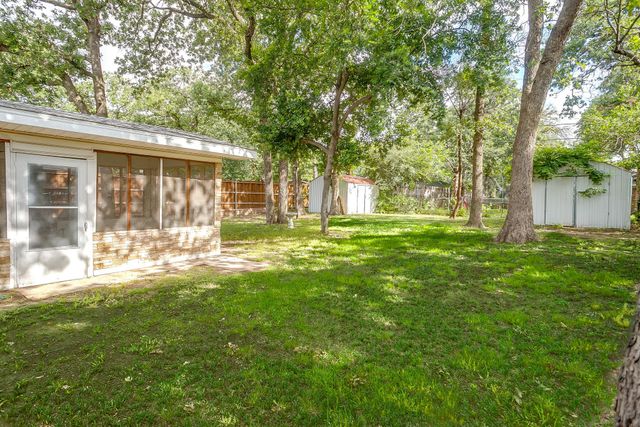 616 Post Oak Drive, Hurst, TX 76053